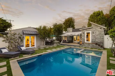7715 Henefer Ave, Los Angeles, CA 90045