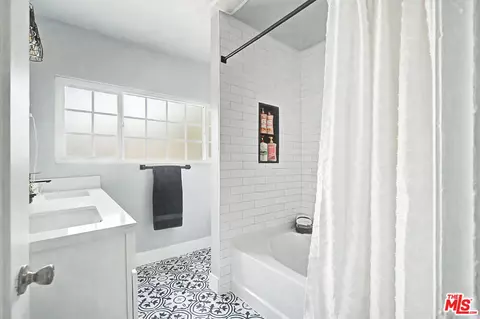 Bath - 12045 Rives Ave, Downey, CA 90242 photo 3 of 5