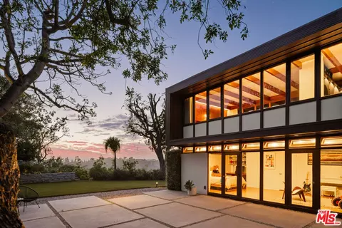 3499 Beverly Glen Blvd, Sherman Oaks, CA 91423