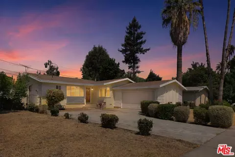 6437 Penfield Ave, Woodland Hills, CA 91367
