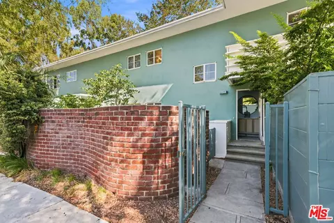 5328 Village Grn, Los Angeles, CA 90016