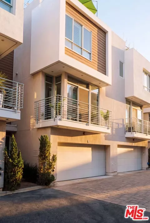 1400 N Fuller Ave #16, Los Angeles, CA 90046