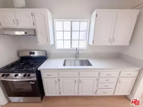 Kitchen - 15343 Pimenta Ave, Paramount, CA 90723 photo 1 of 2
