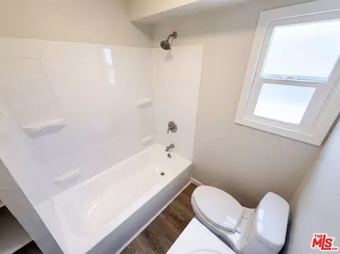 Bath - 2135 E Spaulding Ct, Long Beach, CA 90804 photo 2 of 3