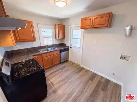Kitchen - 2135 E Spaulding Ct, Long Beach, CA 90804 photo 2 of 4