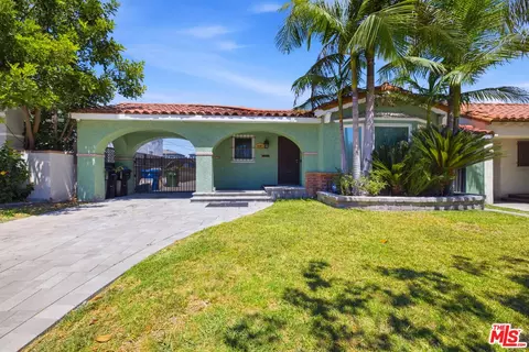 3237 W 74th St, Los Angeles, CA 90043