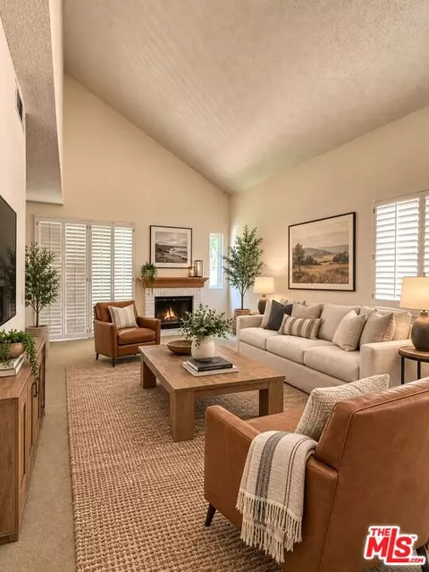Living - 11828 Alderbrook St, Moorpark, CA 93021 photo 2 of 5