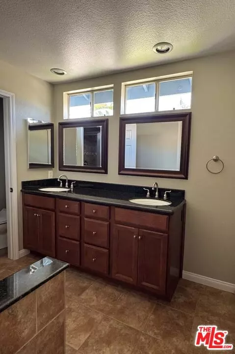 Bath - 11828 Alderbrook St, Moorpark, CA 93021 photo 3 of 5