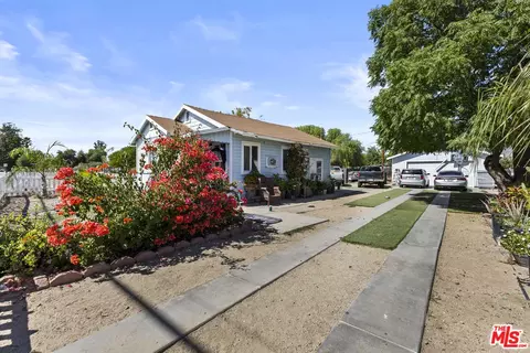 Exterior - 427 E Main St, San Jacinto, CA 92583 photo 4 of 6