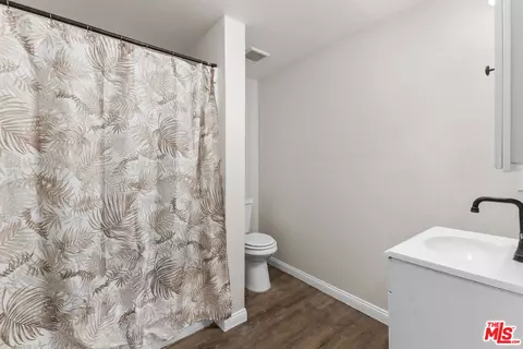 Bath - 427 E Main St, San Jacinto, CA 92583 photo 1 of 1