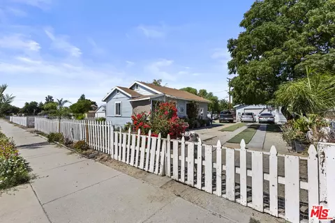Exterior - 427 E Main St, San Jacinto, CA 92583 photo 3 of 6