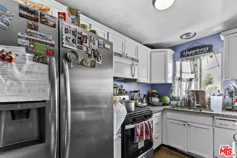 Kitchen - 427 E Main St, San Jacinto, CA 92583 photo 2 of 2