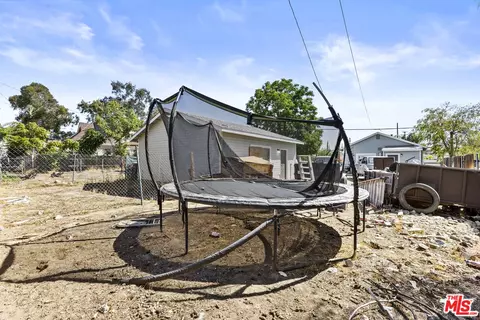 Exterior - 427 E Main St, San Jacinto, CA 92583 photo 4 of 6