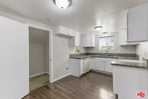 Entry Way - 427 E Main St, San Jacinto, CA 92583 photo 2 of 2