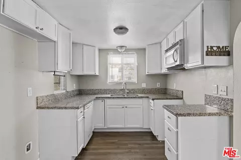 Other - 427 E Main St, San Jacinto, CA 92583 photo 3 of 6