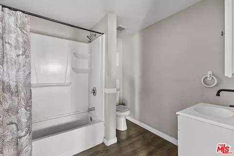 Bath - 427 E Main St, San Jacinto, CA 92583 photo 1 of 1