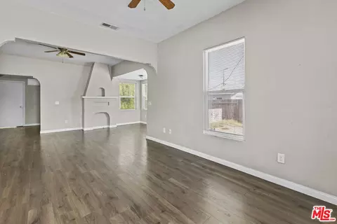 Living - 427 E Main St, San Jacinto, CA 92583 photo 1 of 2