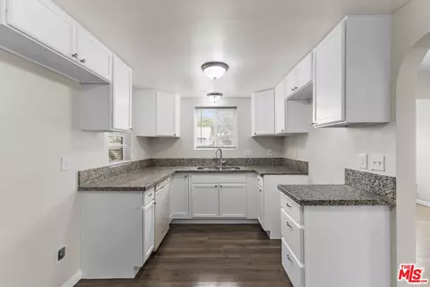 Kitchen - 427 E Main St, San Jacinto, CA 92583 photo 1 of 2