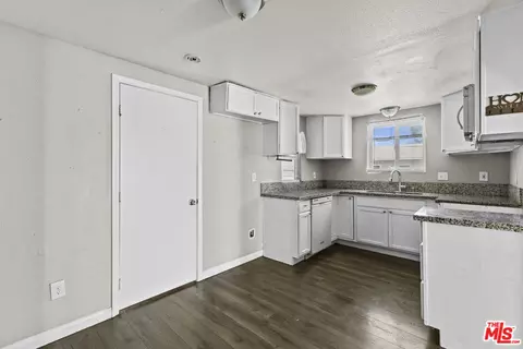 Other - 427 E Main St, San Jacinto, CA 92583 photo 2 of 6