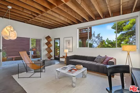 23685 Clover Trl, Calabasas, CA 91302