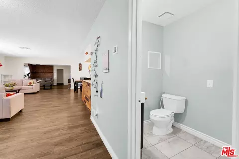 Entry Way - 35335 89th St, Littlerock, CA 93543 photo 1 of 2
