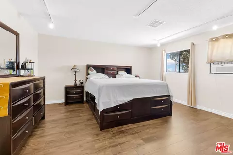 Bedroom - 35335 89th St, Littlerock, CA 93543 photo 1 of 8