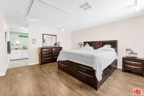 Bedroom - 35335 89th St, Littlerock, CA 93543 photo 3 of 8