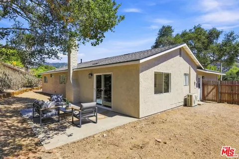 Exterior - 575 E Thomas St, Oak View, CA 93022 photo 5 of 9