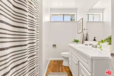 Bath - 575 E Thomas St, Oak View, CA 93022 photo 4 of 4