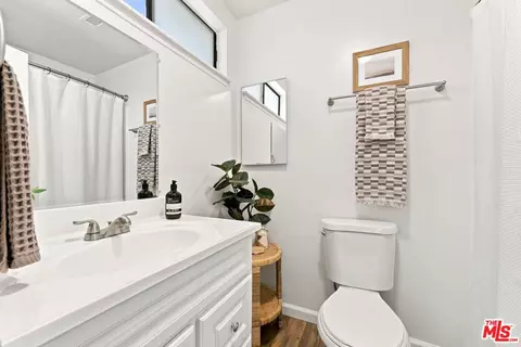Bath - 575 E Thomas St, Oak View, CA 93022 photo 3 of 4