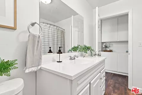 Bath - 575 E Thomas St, Oak View, CA 93022 photo 1 of 4