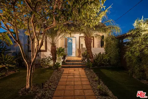 3792 Colonial Ave, Los Angeles, CA 90066