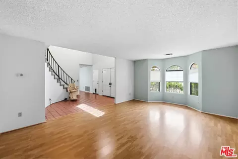 Living - 44138 Ruthron Ave, Lancaster, CA 93536 photo 3 of 8