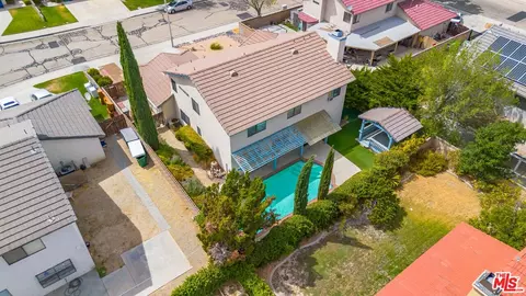 View/Area - 44138 Ruthron Ave, Lancaster, CA 93536 photo 3 of 4