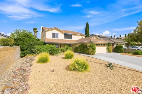 Exterior - 44138 Ruthron Ave, Lancaster, CA 93536 photo 2 of 4