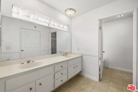 Bath - 44138 Ruthron Ave, Lancaster, CA 93536 photo 3 of 5