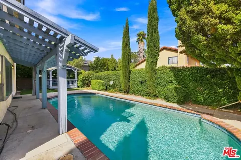 Exterior - 44138 Ruthron Ave, Lancaster, CA 93536 photo 3 of 4