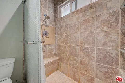 Bath - 10530 Dolan Ave, Downey, CA 90241 photo 4 of 5
