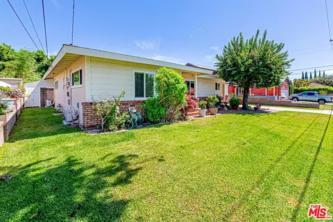 Exterior - 10530 Dolan Ave, Downey, CA 90241 photo 6 of 6