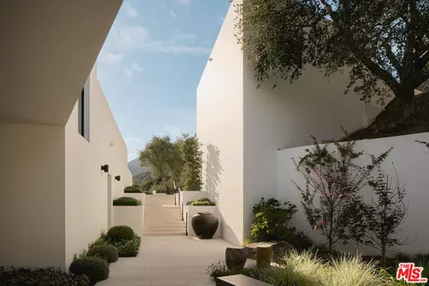 Exterior - 1130 E Mountain Dr, Montecito, CA 93108 photo 1 of 7