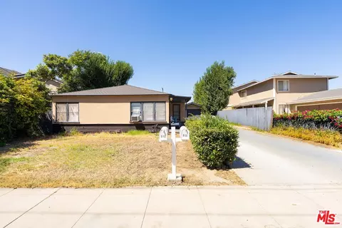 513 Williamson Ave, Fullerton, CA 92832 photo 2