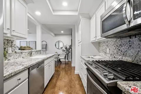 Kitchen - 762 E Orange Grove Blvd #3, Pasadena, CA 91104 photo 1 of 4