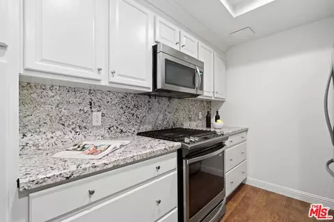 Kitchen - 762 E Orange Grove Blvd #3, Pasadena, CA 91104 photo 4 of 4