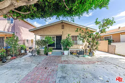 223 E 55th St, Los Angeles, CA 90011