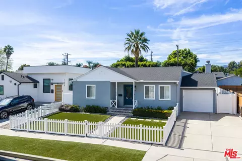 17630 Martha St, Encino, CA 91316