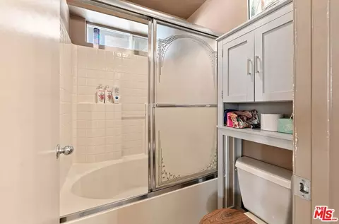Bath - 2462 N Lancewood Ave, Rialto, CA 92377 photo 2 of 4