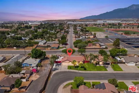 View/Area - 2462 N Lancewood Ave, Rialto, CA 92377 photo 2 of 3