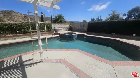 14616 Daisy Meadow St, Santa Clarita, CA 91387