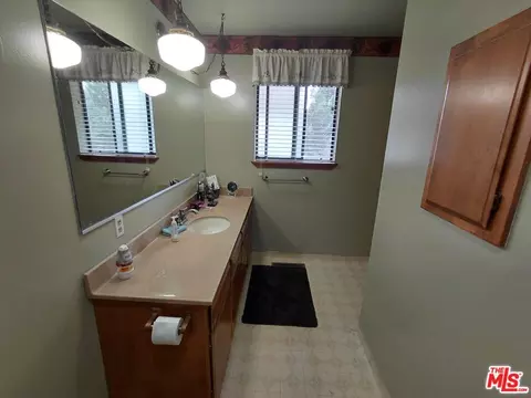 Bath - 3721 Copco Rd, Hornbrook, CA 96044 photo 2 of 3