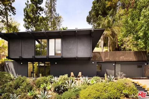 5649 Valley Oak Dr, Los Angeles, CA 90068